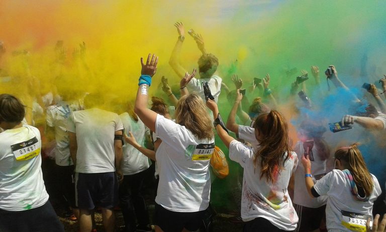 Colour Party com aula de Zumba